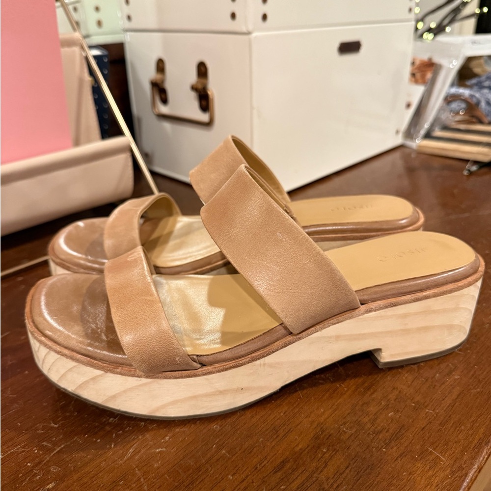 Nisolo Tan Leather Mules